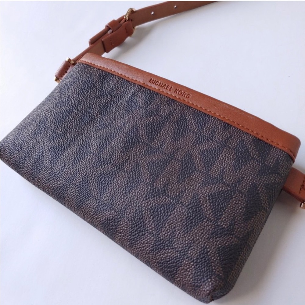Genuine Michael Kors Belted bag🔴 - Picture 2 of 4